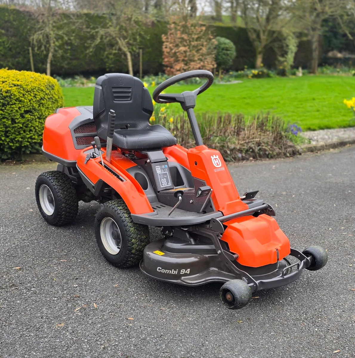 Husqvarna R214TC - Image 1