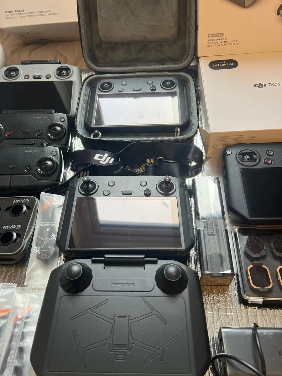 RC controller plus more dji Mavic 2 pro battery - Image 4