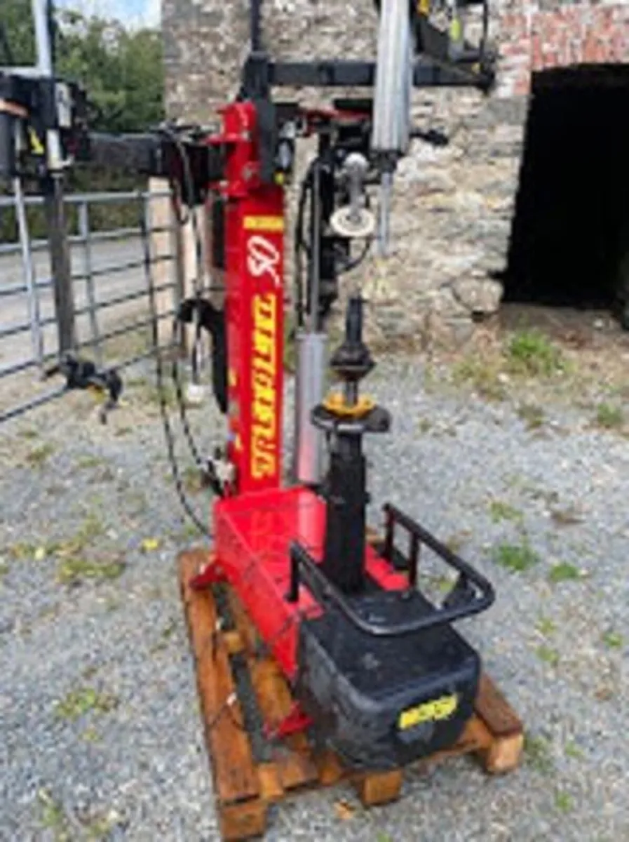 Corghi Artiglio 50 Tyre Changer - Image 1