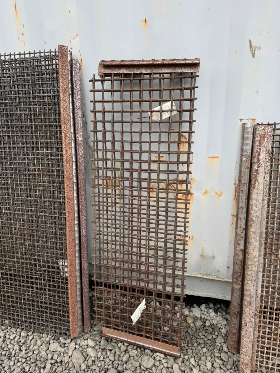 UNUSED MESHES STEEL AND RUBBER - Image 4