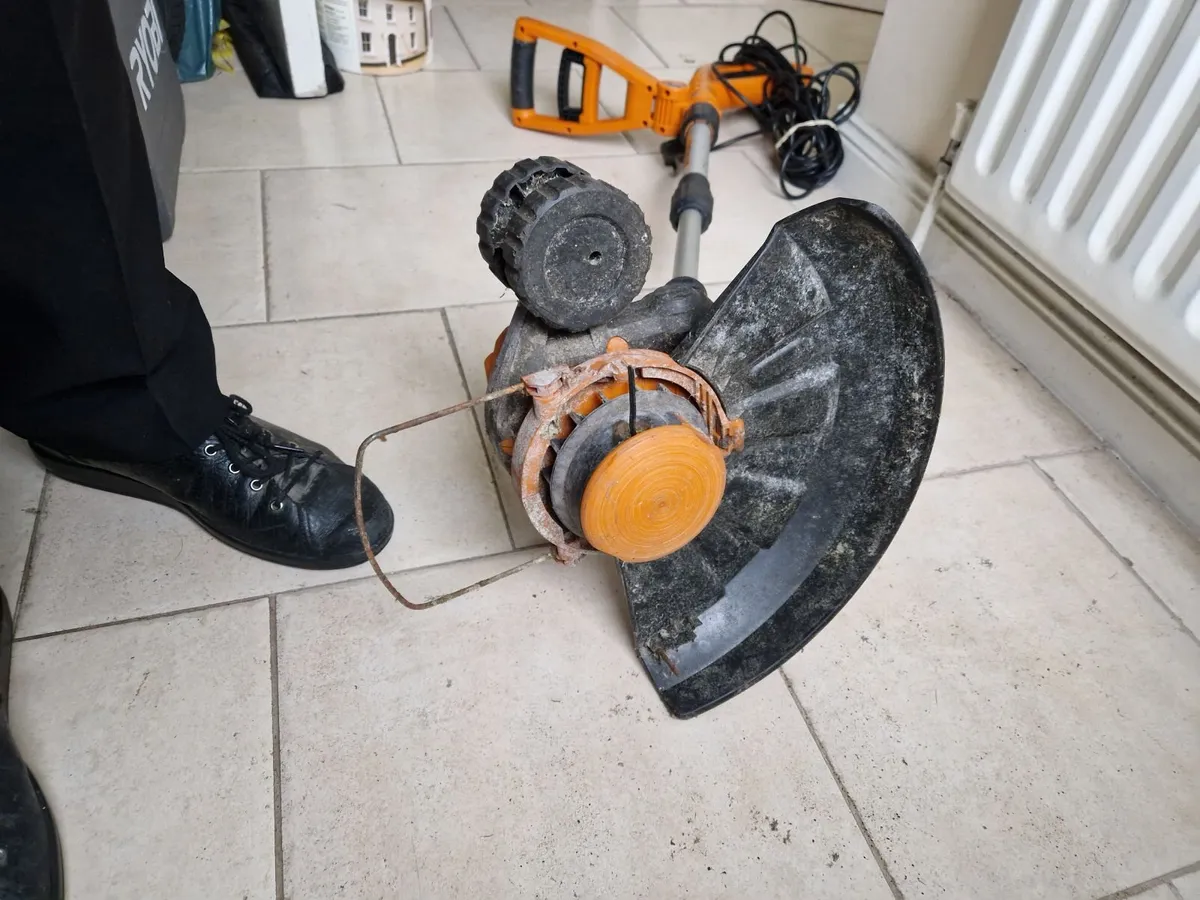 WORX Edging Gear Garden Strimmer, Excellent condit - Image 4