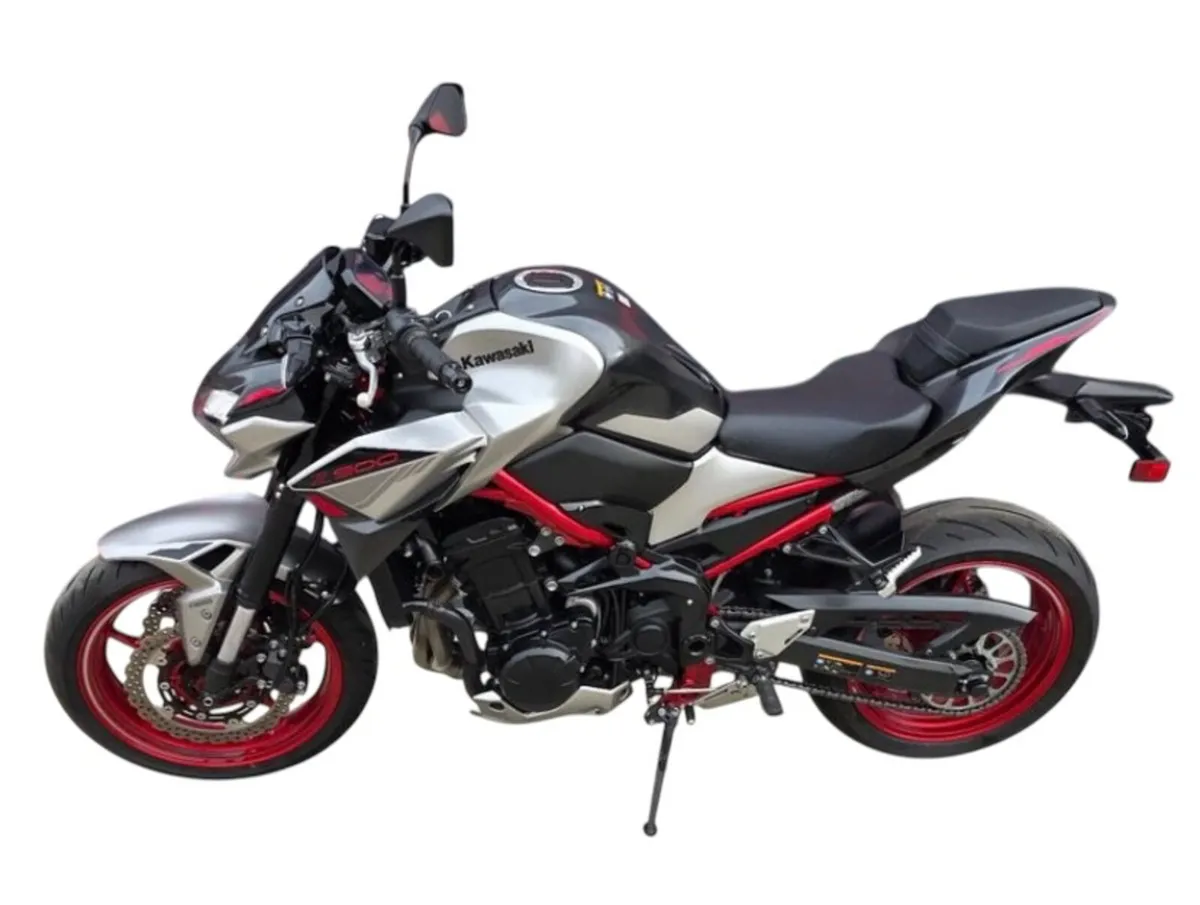 Kawasaki Z900 - Image 4