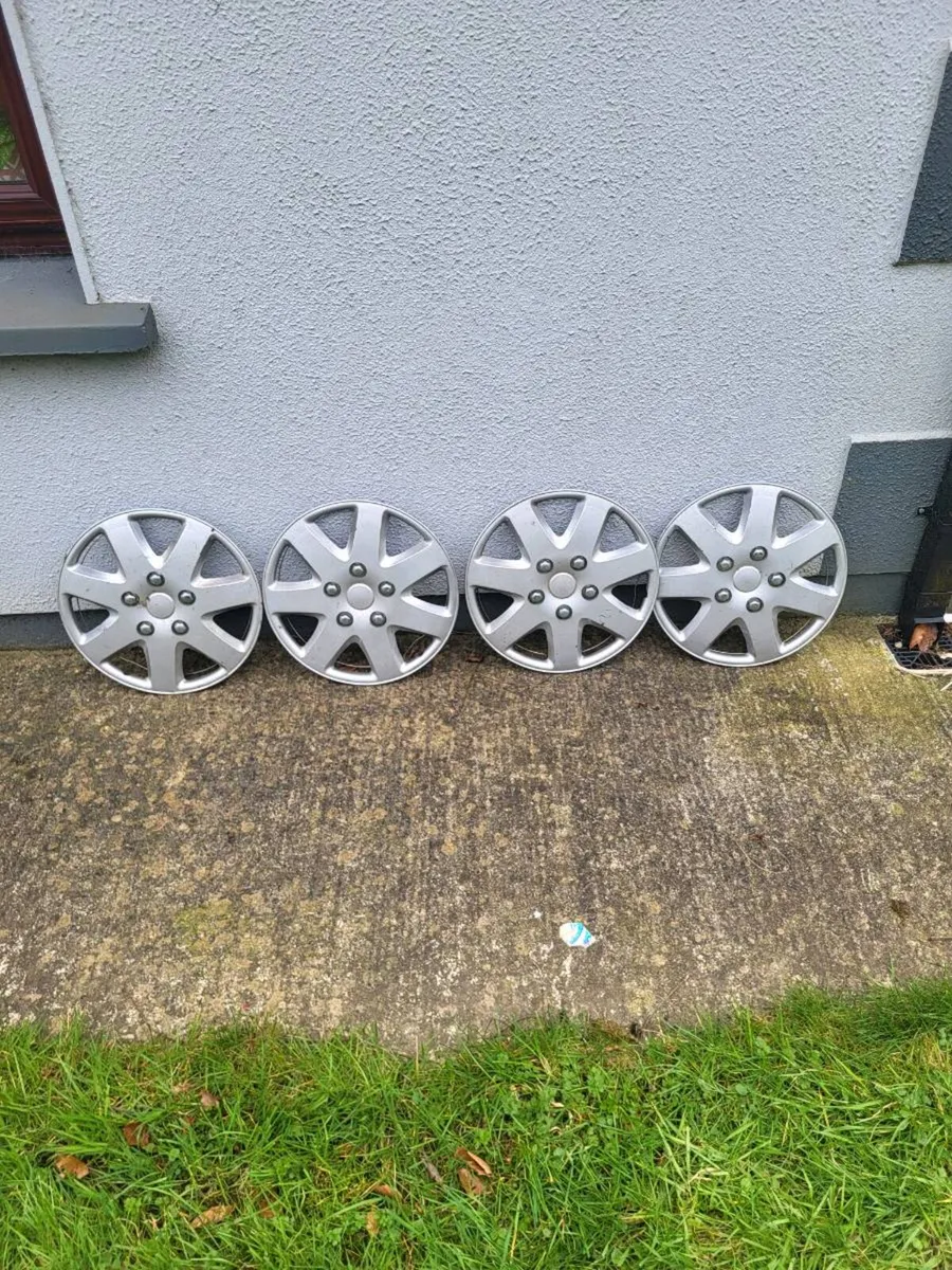 Hub caps - Image 1