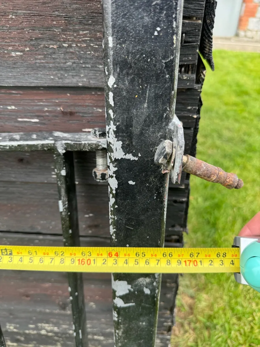 Entrance gates - Image 4