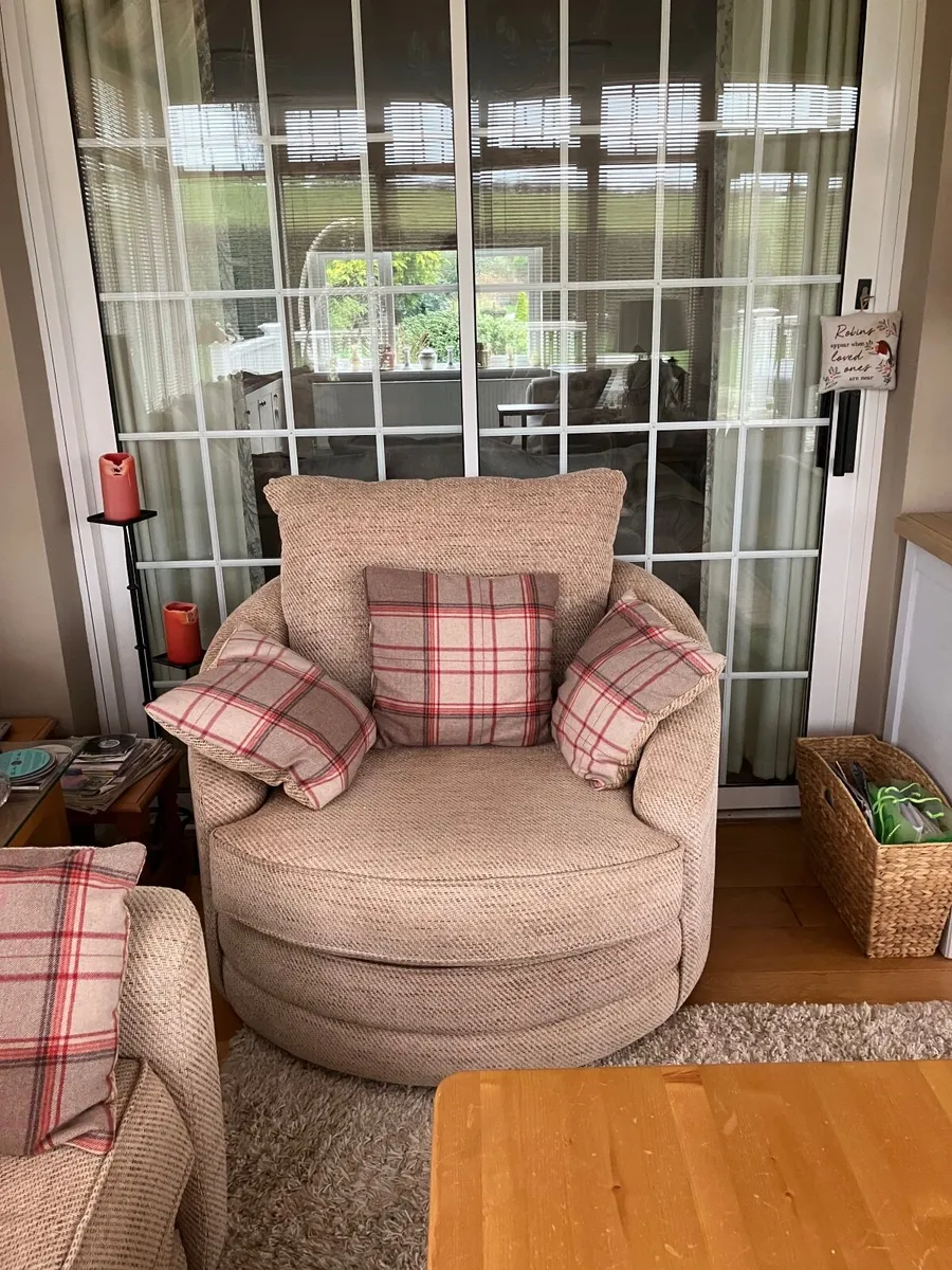 Corner seat unit and chair - Image 2