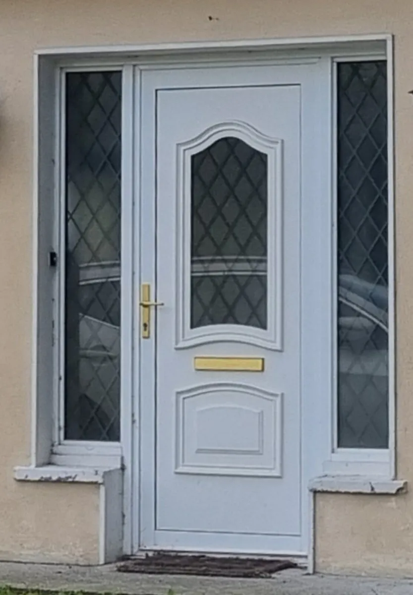 Front door & two windows €75. Killarney. - Image 1