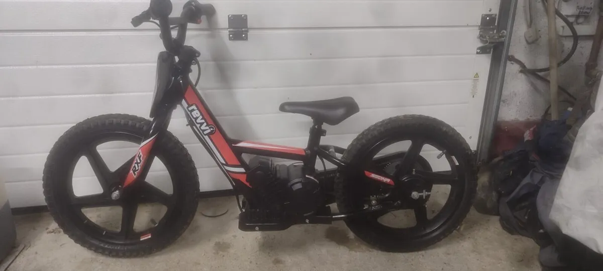 Revvis 16" electric kids bike - Image 2