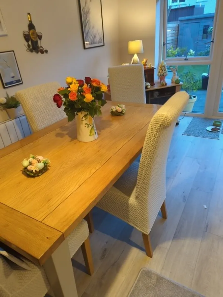 Table and Chairs - Image 4