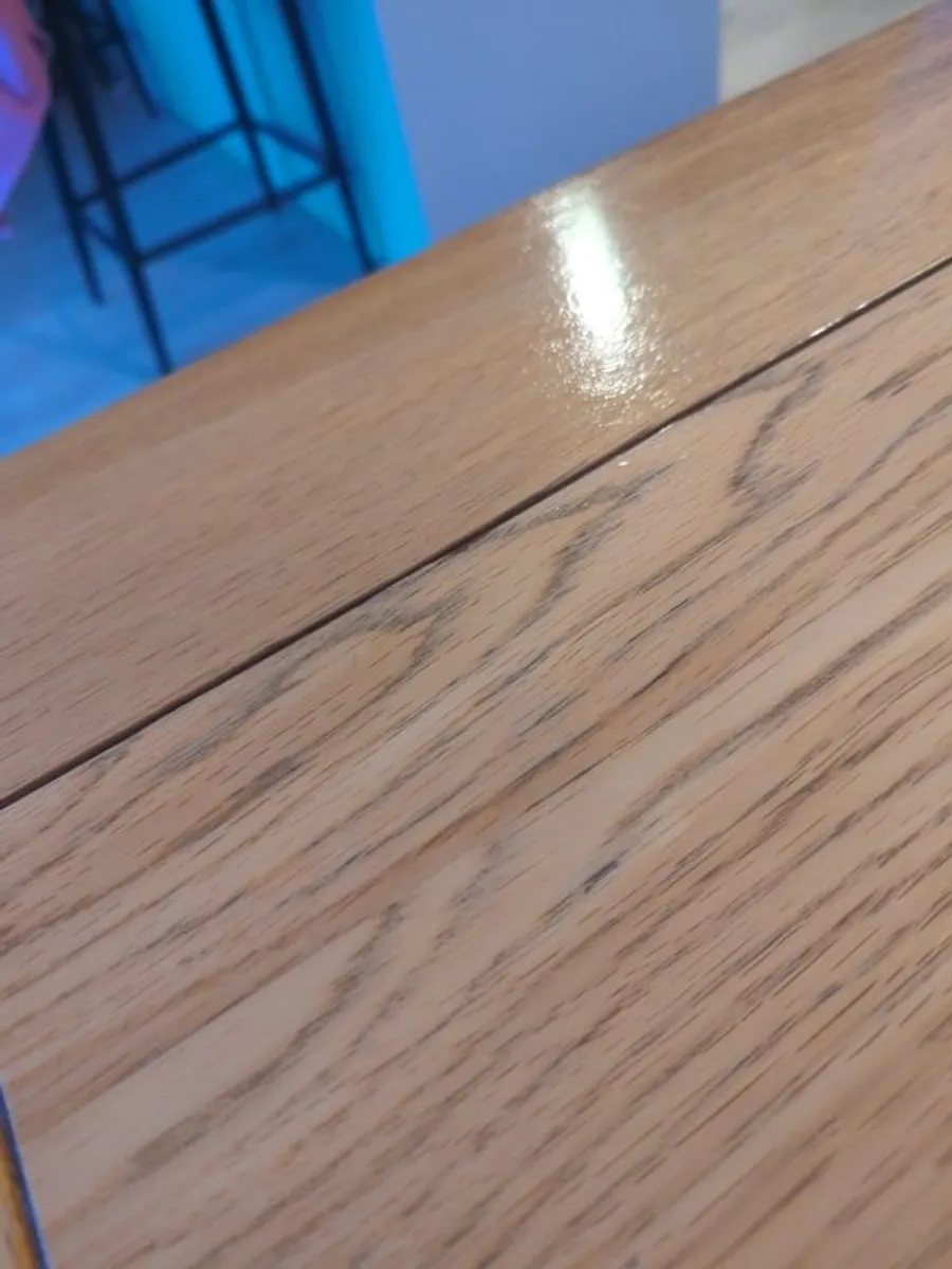 Table and Chairs - Image 1