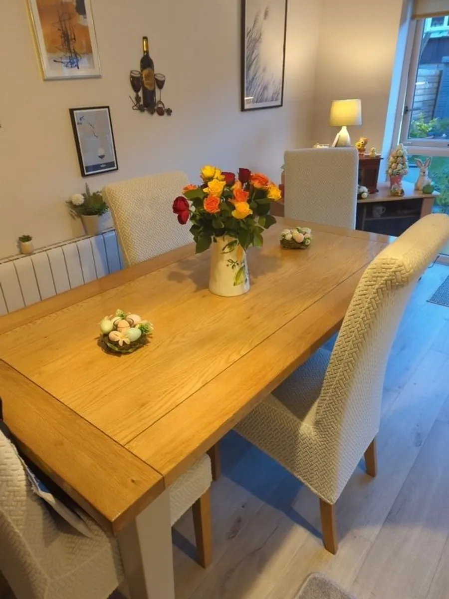 Table and Chairs - Image 3