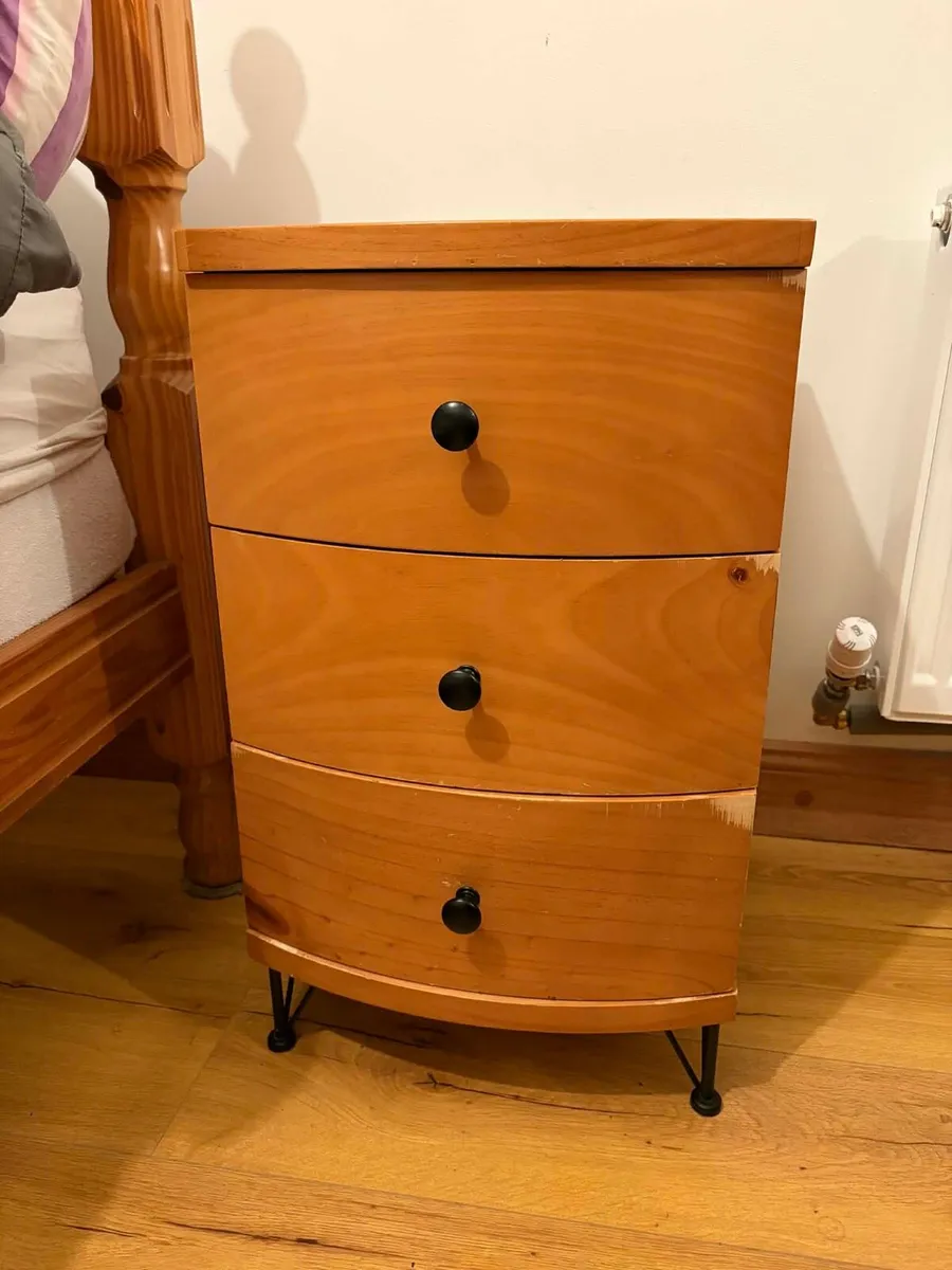 2 bedside lockers - Image 1