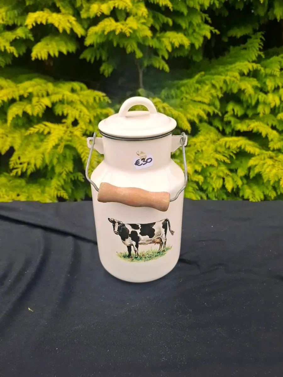 Cow enamel milk churn postage possible - Image 1