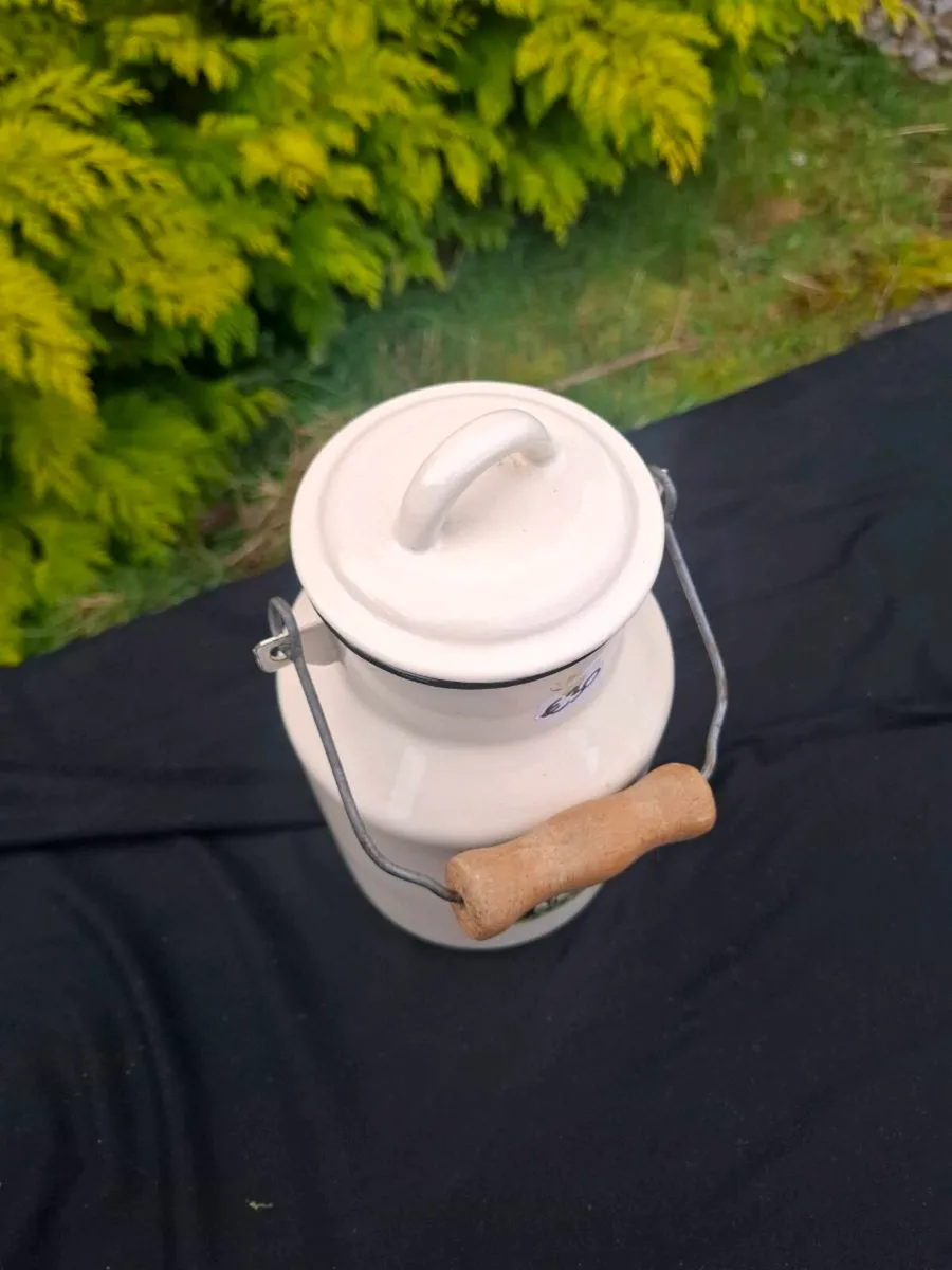 Cow enamel milk churn postage possible - Image 2