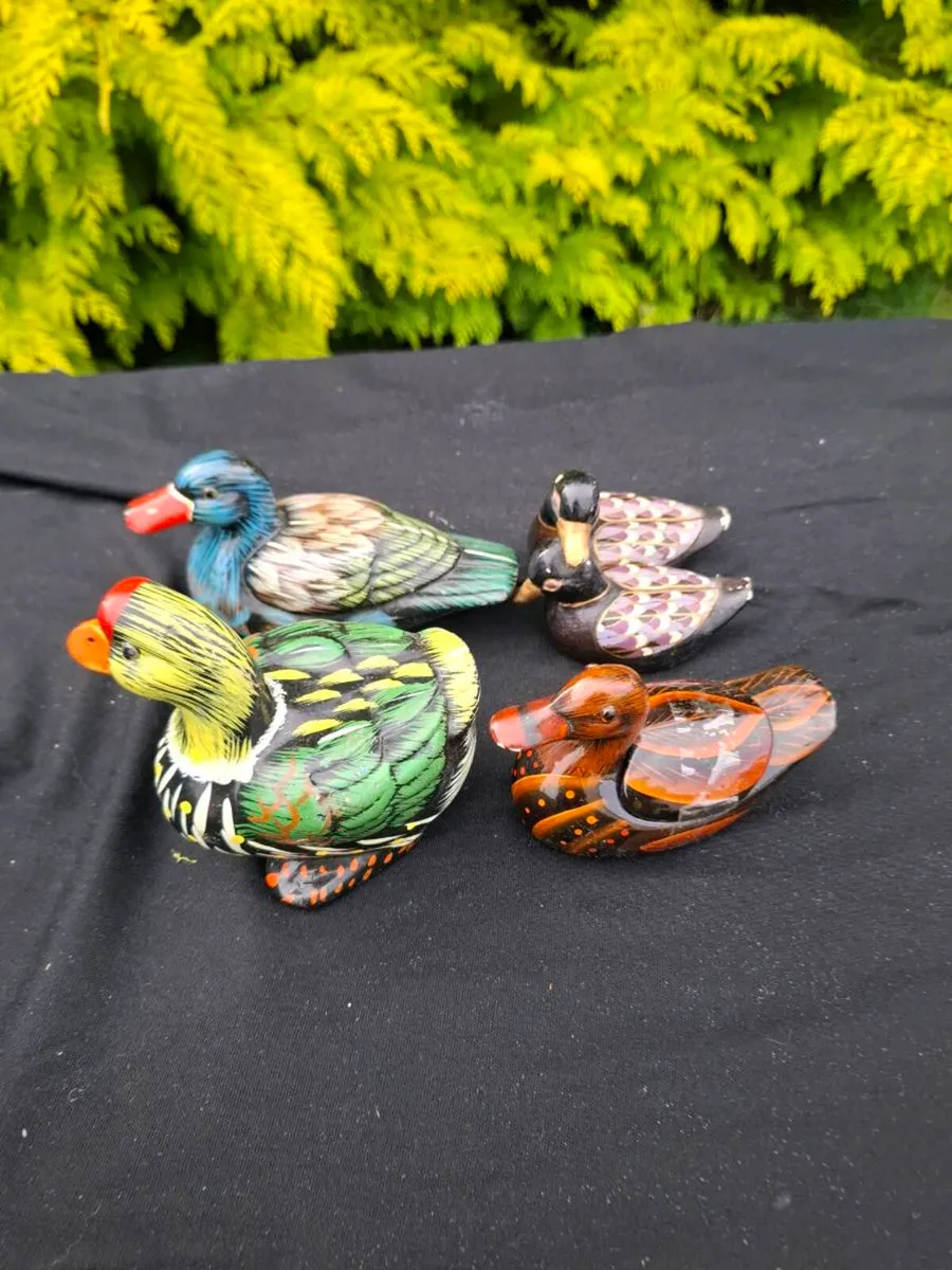 Lot of 4 ducks possible to post - Image 1