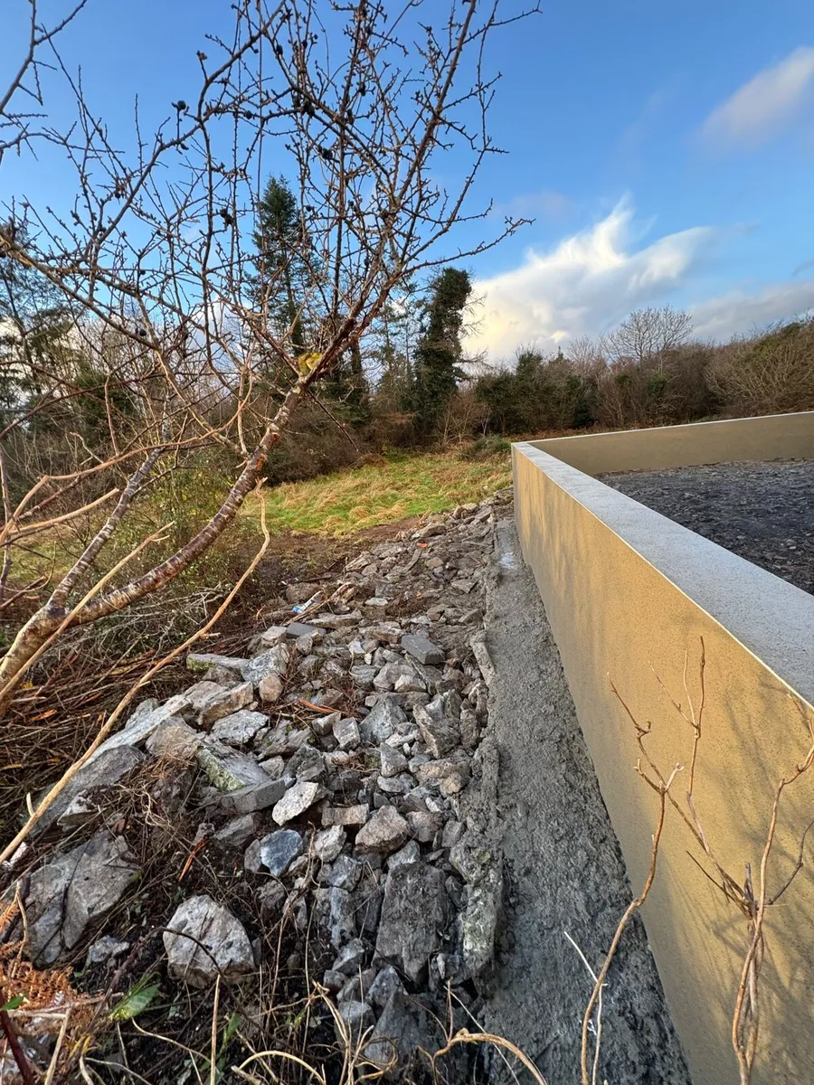 Plastering Contractor available - Image 2