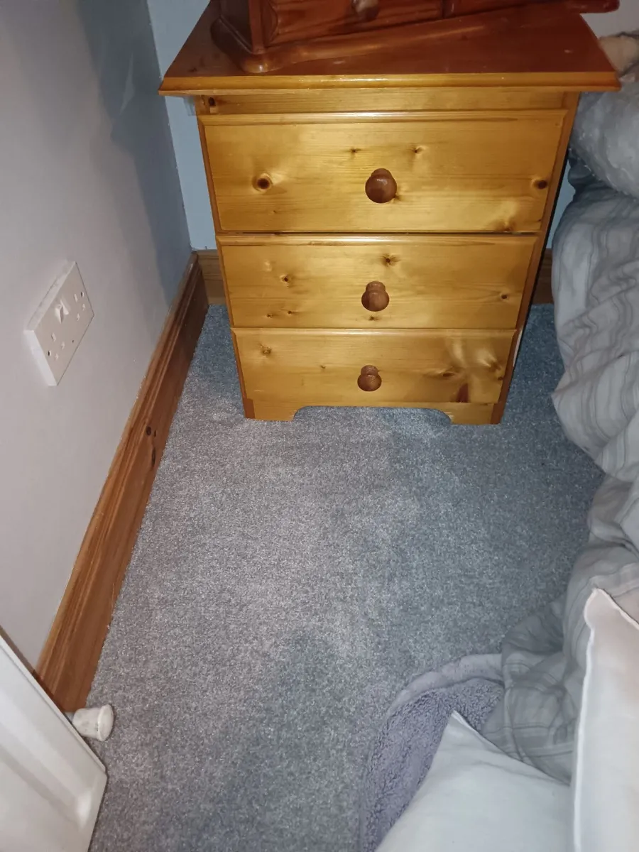 Mirror/ locker/ light up make up mirror - Image 1