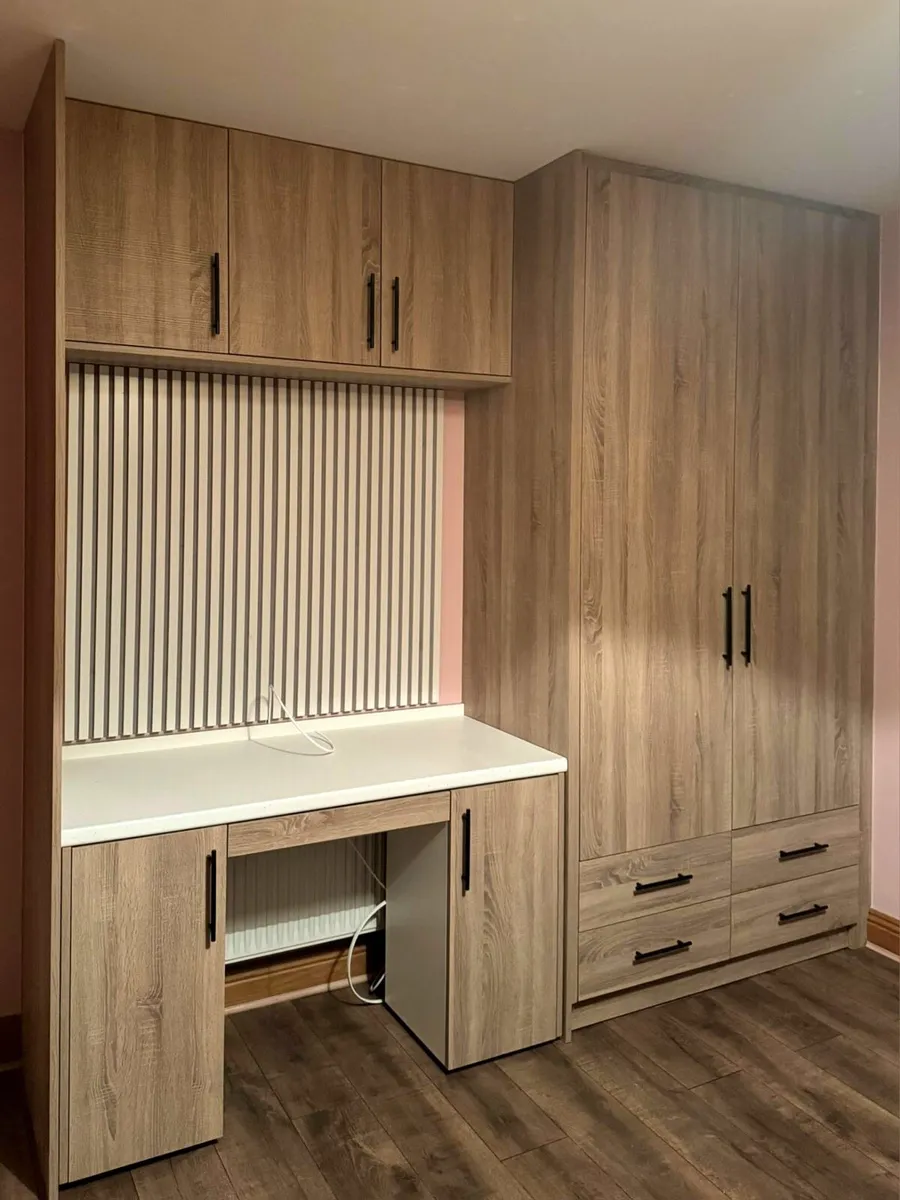 Wardrobe, dressing station - Image 2