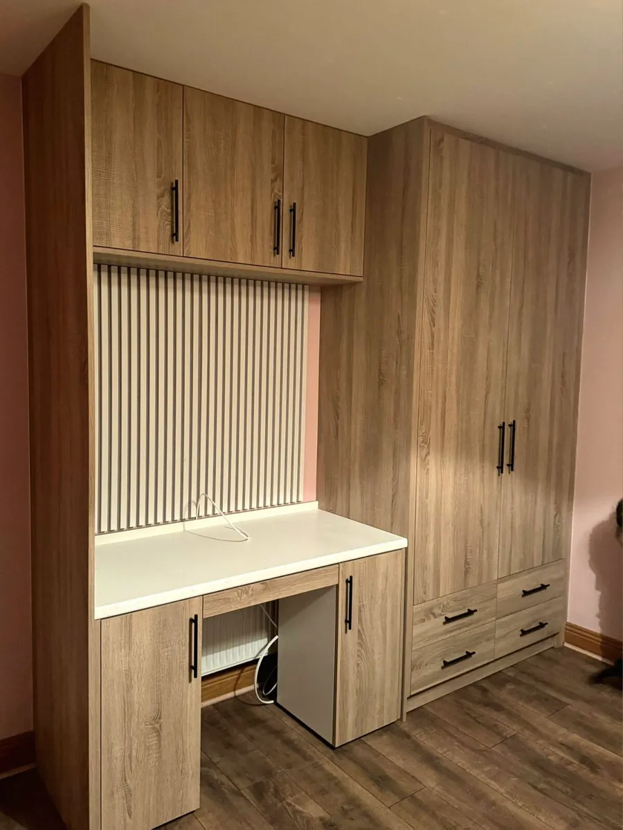 Wardrobe, dressing station - Image 3