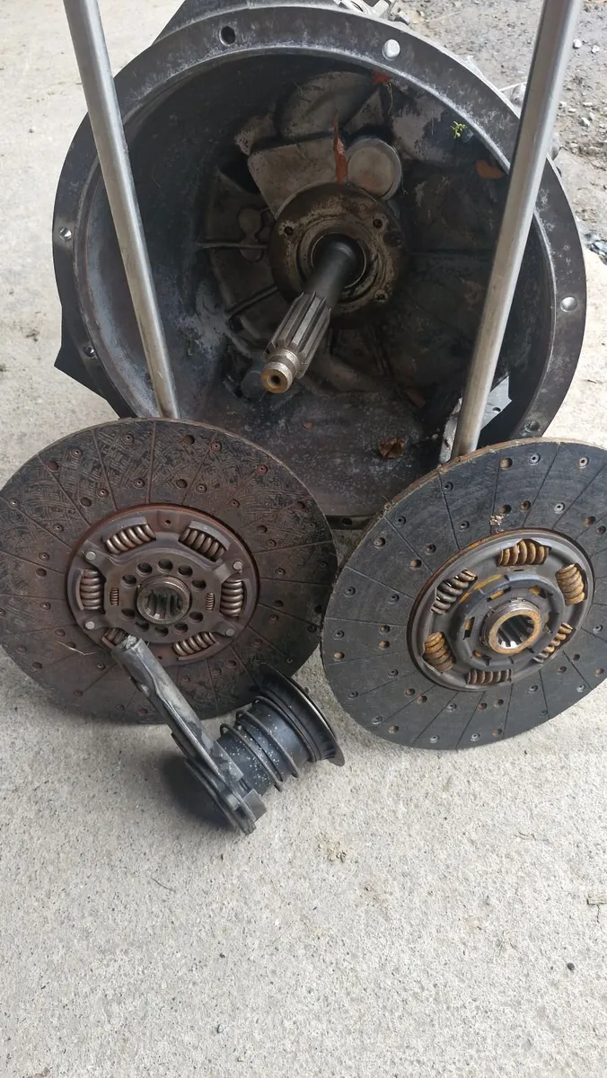 Man 5 speed manual  gearbox - Image 3