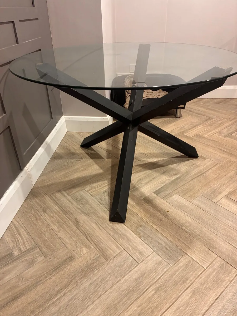 Glass kitchen table - Image 1