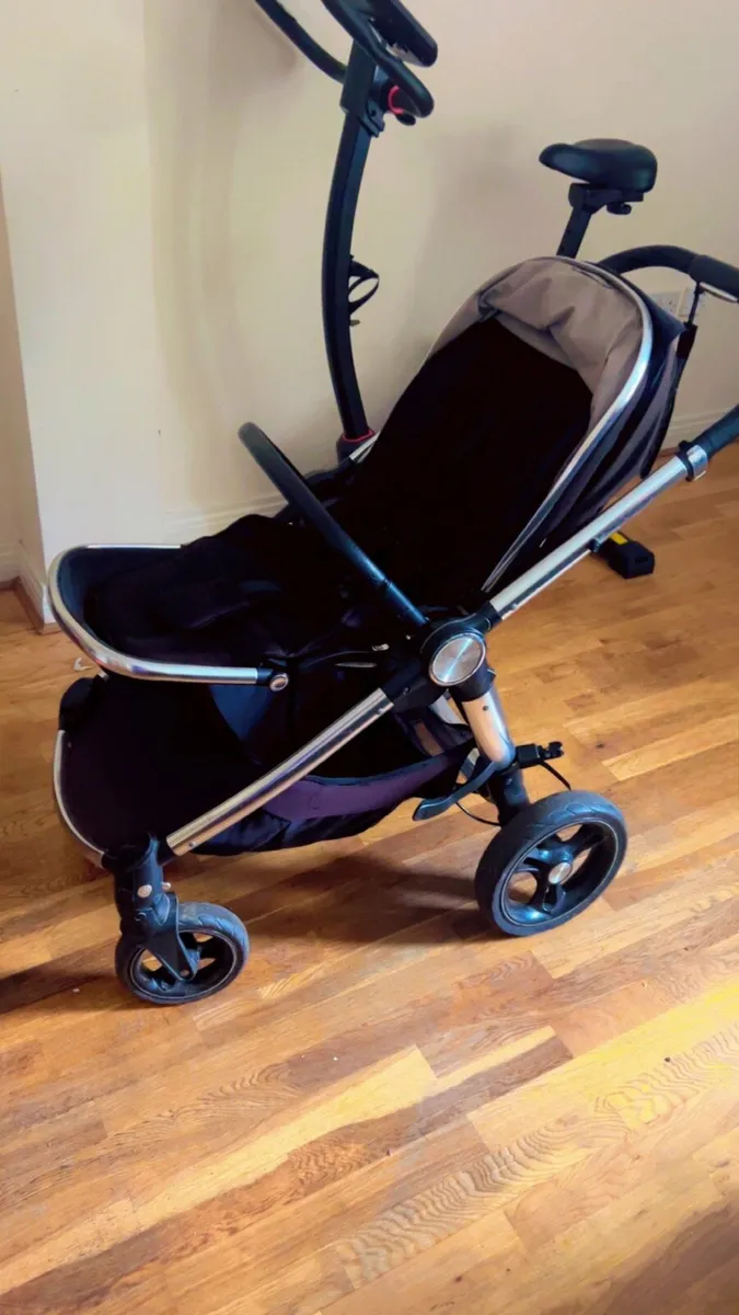 Mamas & paps Stroller and carrycot - Image 2