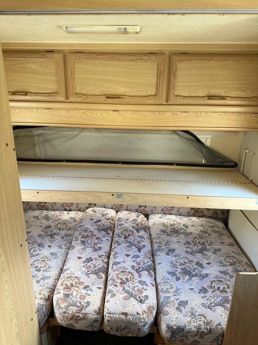 Starter 5 berth caravan - Image 4