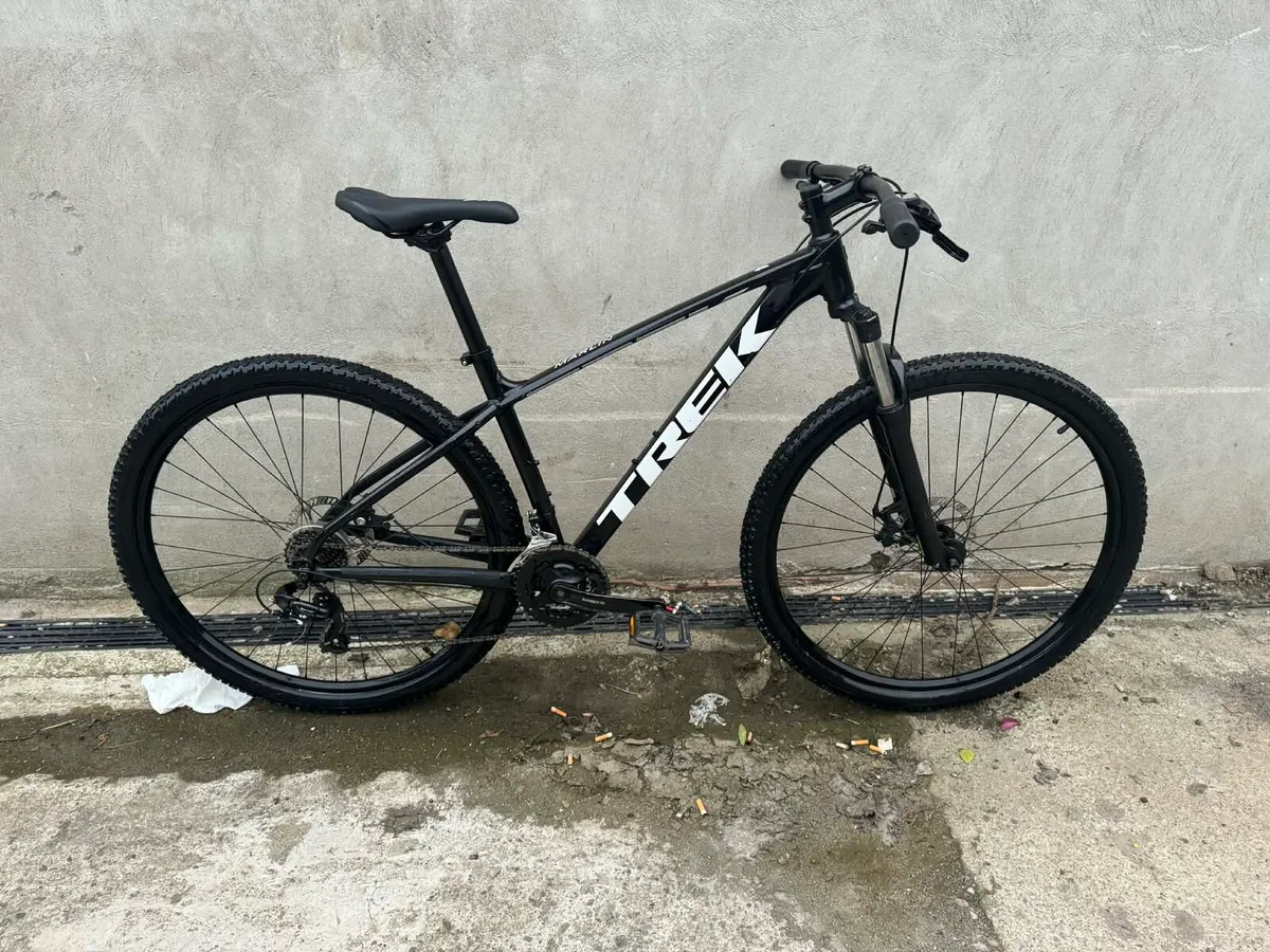 Trek Marlin 4 Mountain Bike - Image 2