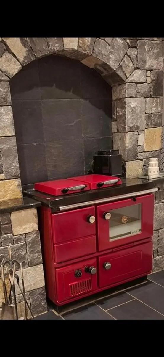 Stanley Superstar Solid Fuel Range - Image 1