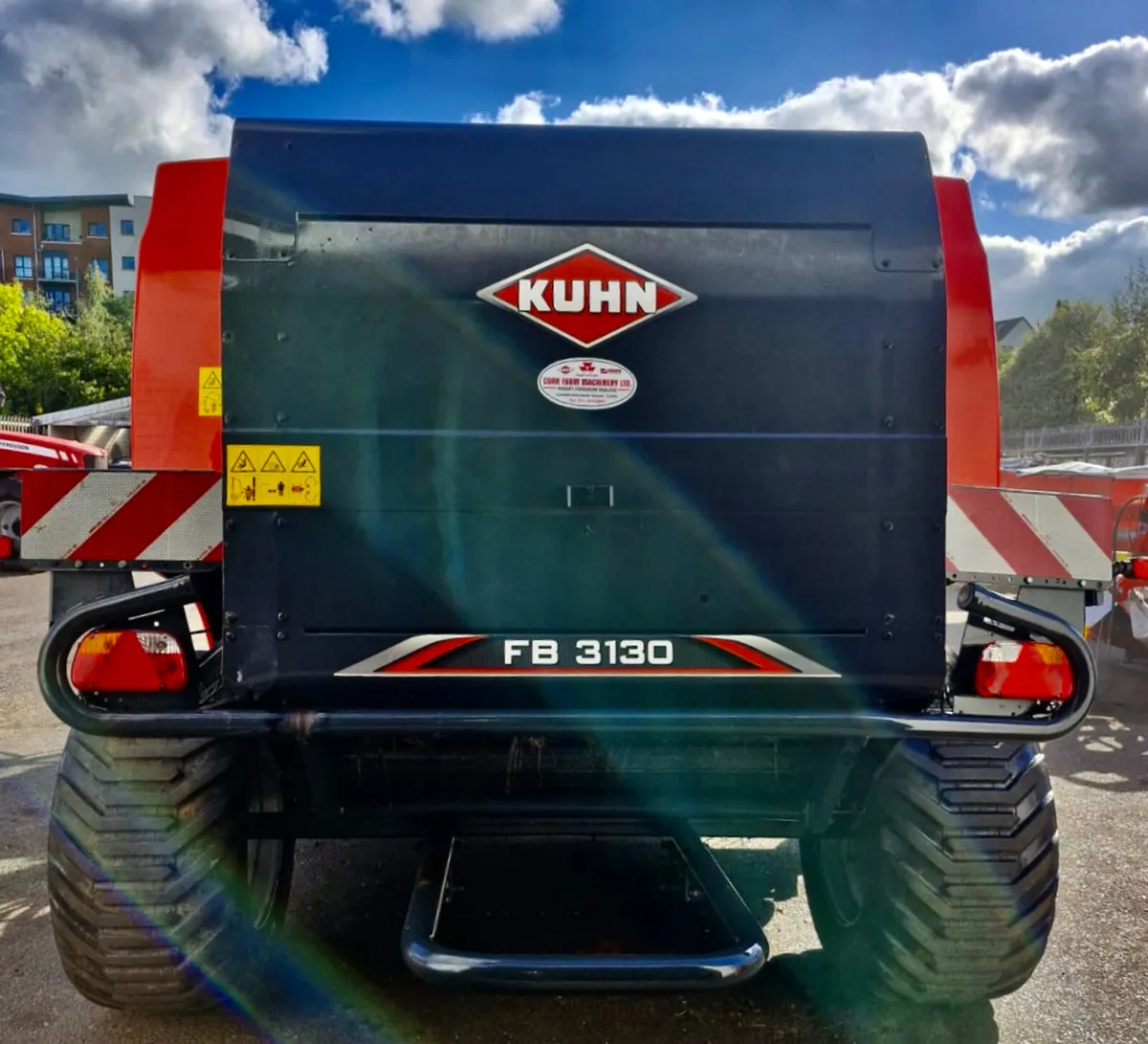 KUHN FB3130 Round Baler - Image 2