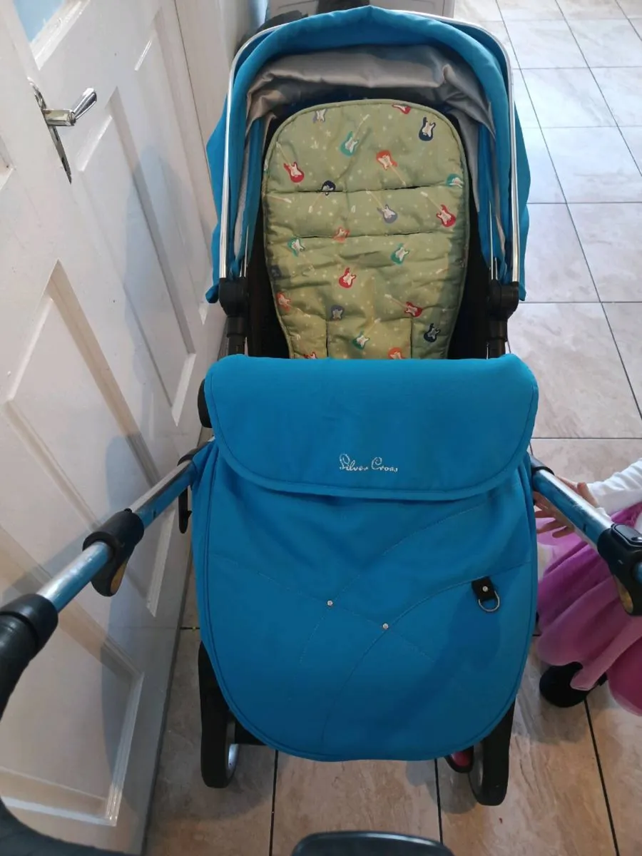 Silver Cross pram - Image 3