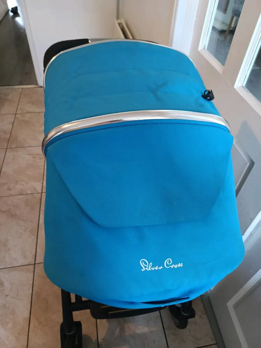 Silver Cross pram - Image 4