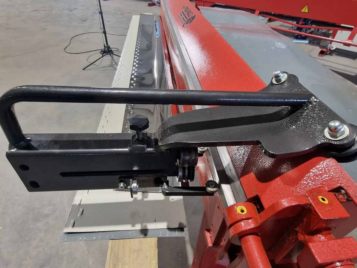 sheet metal perforating device, sheet metal folder - Image 2