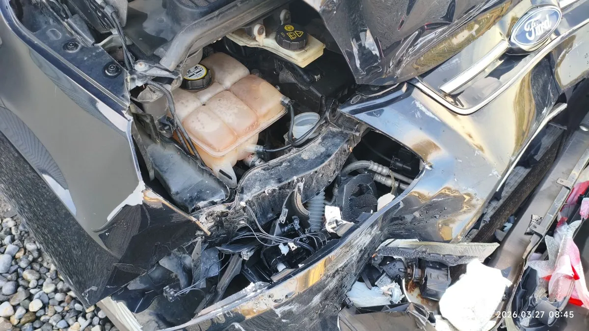 Ford C-max for repairs - Image 2