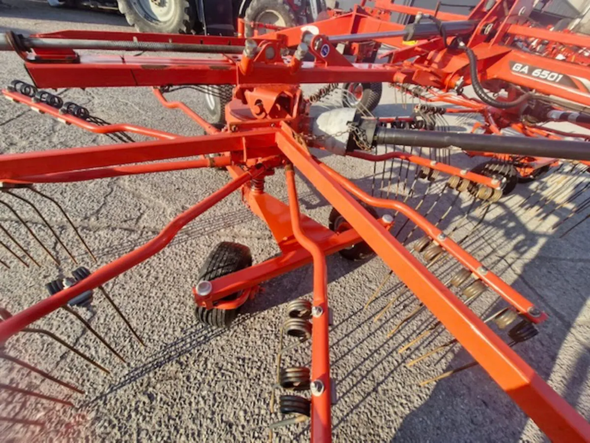 Kuhn GA6501 Rake - Image 4