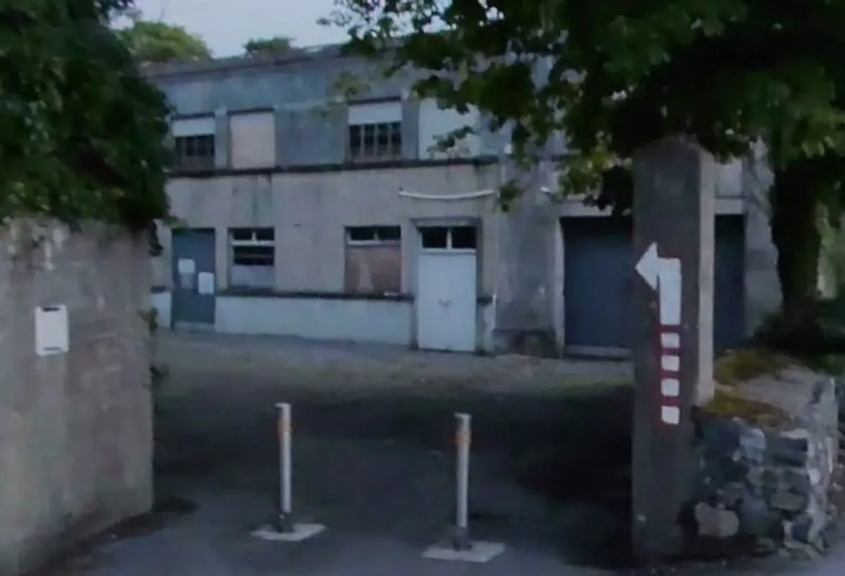 Hunter Fireside chair - Image 4