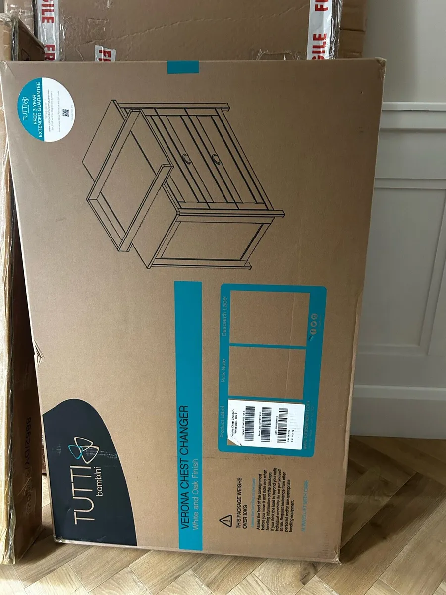 Tutti Bambini Verona Chest Changer - unopened - Image 4