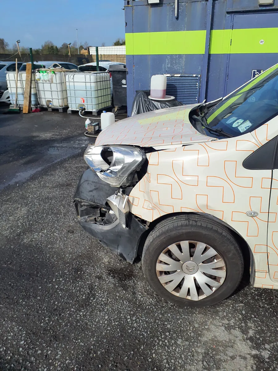 Citroen Berlingo 2018 only 80,000 km - Image 3