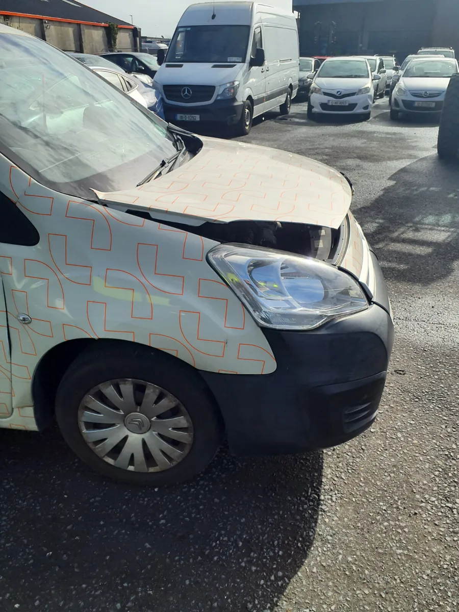 Citroen Berlingo 2018 only 80,000 km - Image 2