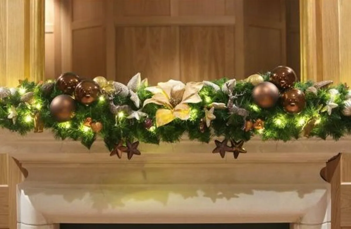 Luxury Mantlepiece Garland - Image 3