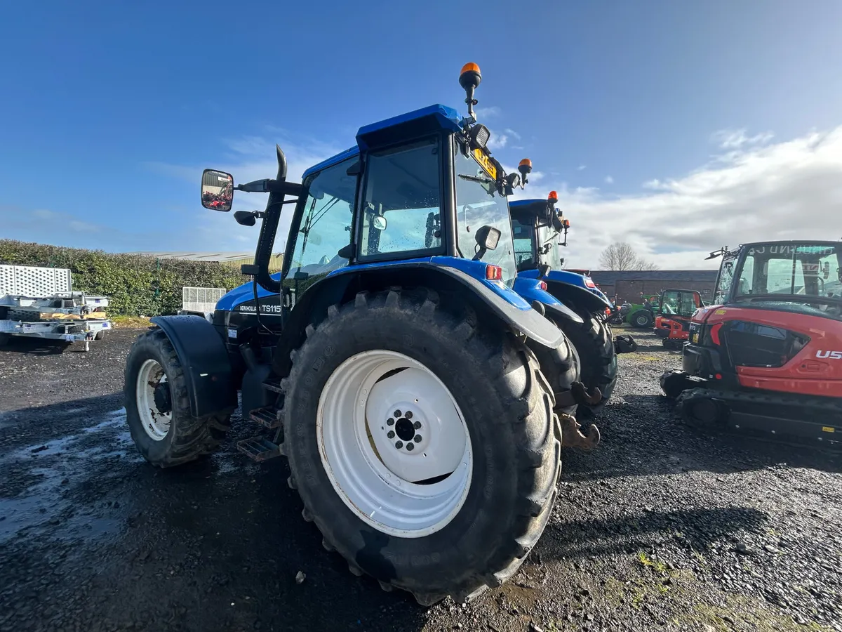 2004 new Holland TS115 Tractor - Image 3