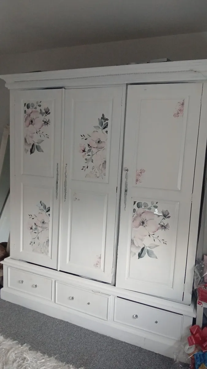 Bedroom  furniture - Image 1