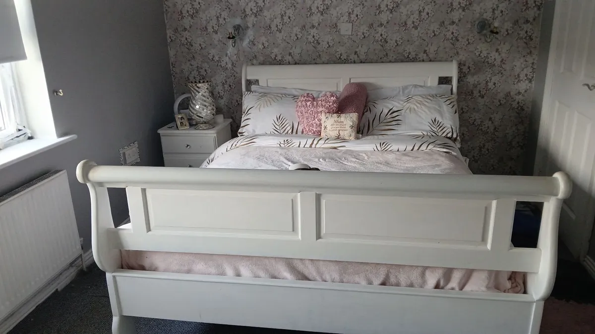 Bedroom  furniture - Image 2