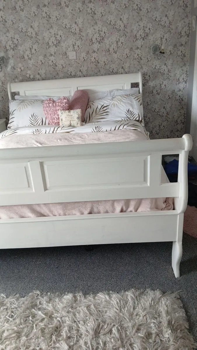 Bedroom  furniture - Image 4