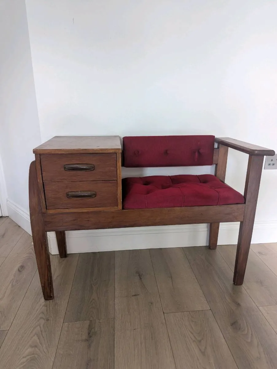 Chippy Heath telephone seat, - Image 2