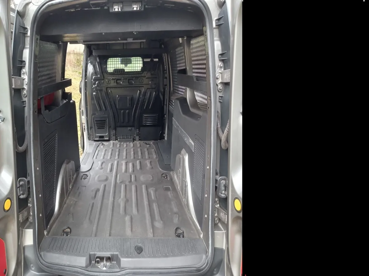 Ford Transit Connect 2017 LWB Turbo 6Speed - Image 1