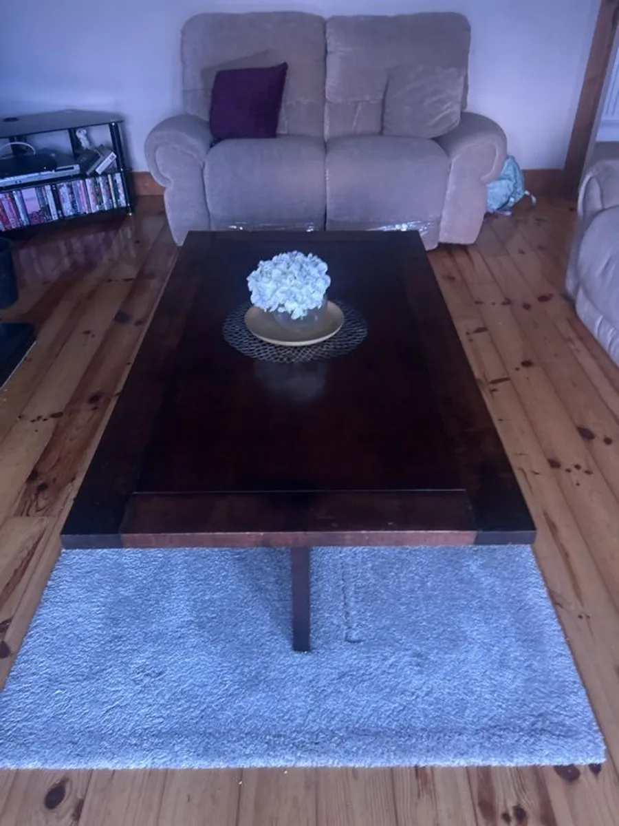 coffee table and matching end table - Image 1