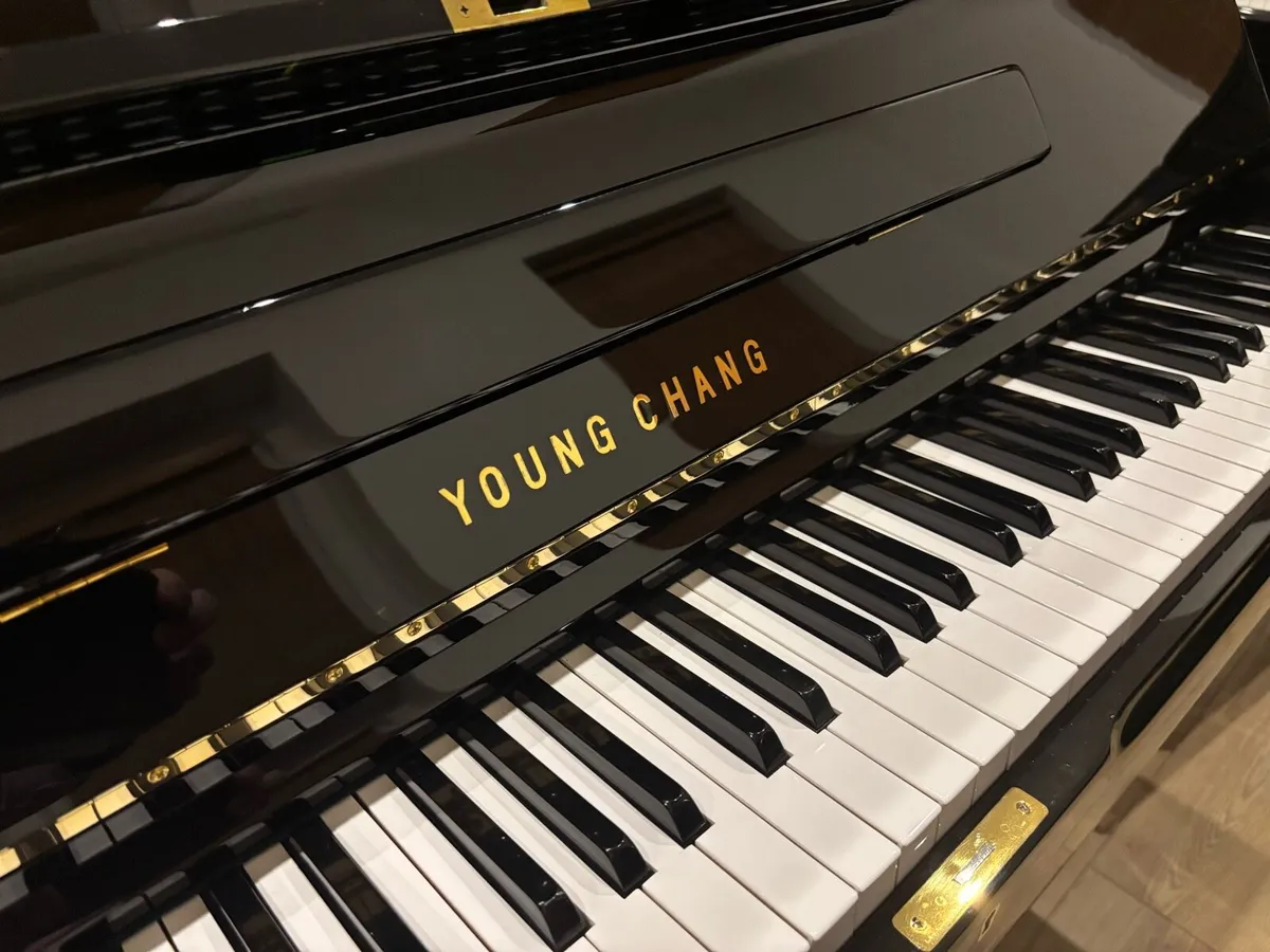 YOUNG CHANG PIANO
