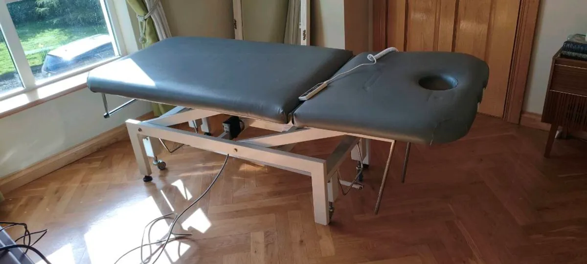 Electric Massage Table – Remote Height Adjustment - Image 4
