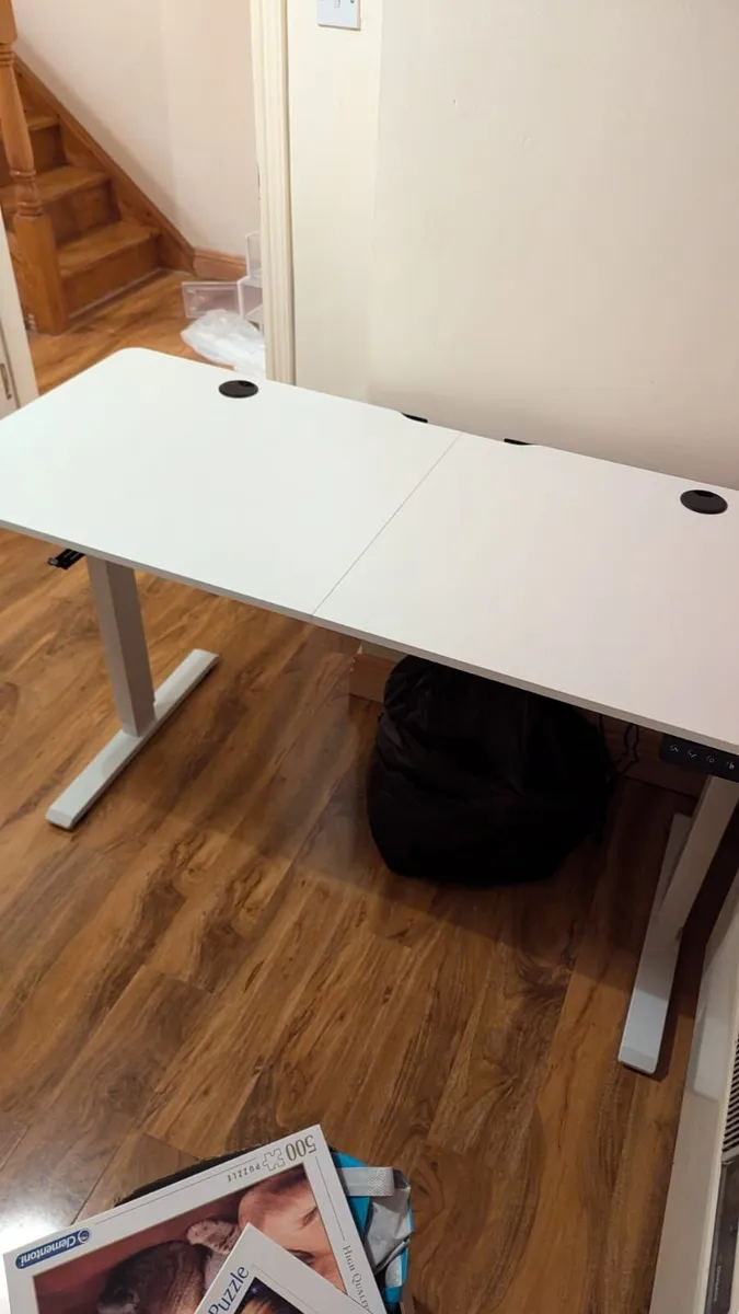 140 x 60 cm Electric Standing Desk - Image 1