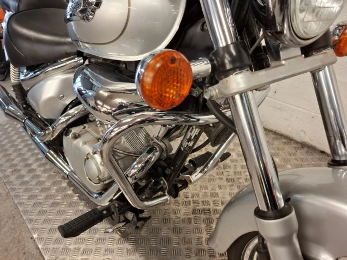 Suzuki Intruder 125 2007 - Image 4